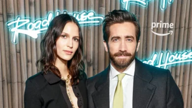 how tall is jake gyllenhaal​